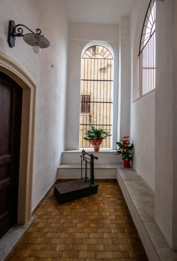 Villa Dimora Porta Garibaldi Aeroporto di Catania Fontana Rossa Esterno foto
